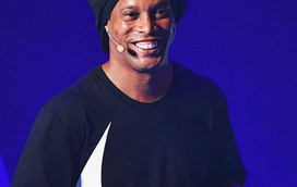Assim é fácil! Ronaldinho cumpre prisão domiciliária em hotel de luxo com direito a festas com mulheres e álcool