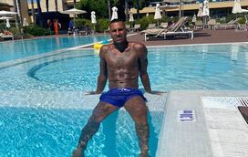 Preocupado com o futuro, Ricardo Quaresma goza férias no Algarve