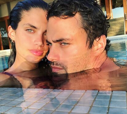 Sara Sampaio e Oliver Ripley ao longo dos anos