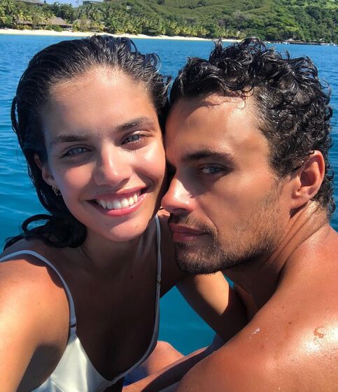 Sara Sampaio e Oliver Ripley