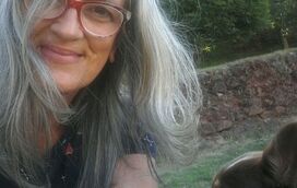 A cantora Né Ladeiras vive momentos difíceis, sem voz e sem trabalho