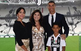 Dolores Aveiro questionada sobre namorada de Cristiano Ronaldo: "Gosta da Georgina? Sim, sim, é uma boa pequena!"