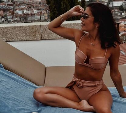 Conseguiu! Mia Rose já descobriu quem é o 'príncipe encantado' que viu em França... ele contactou-a