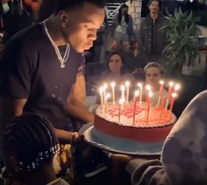 Madonna dá festão de aniversário para o filho David Banda
