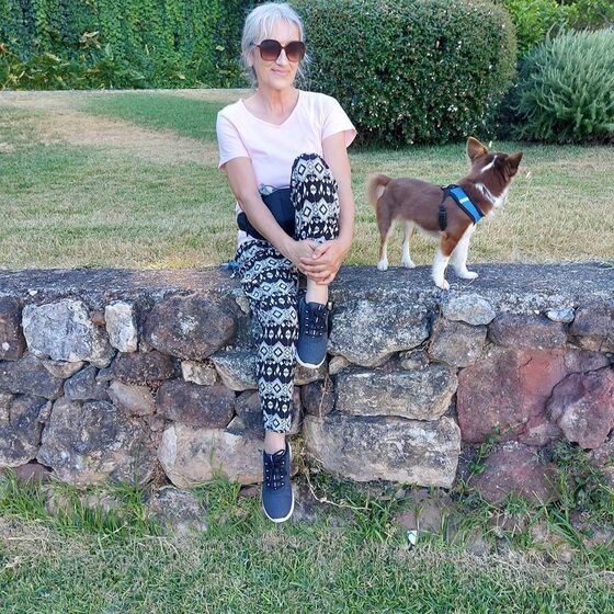 Né ladeiras, cantora, música