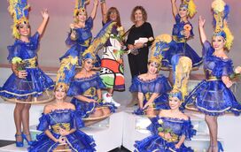 Como as ex-misses Ana Maria Lucas e Riquita prestam homenagem ao teatro e aos atores