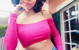 Jessica Fernandes dá beijo lésbico a Carina e Renato fica louco