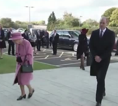 Rainha Isabel II e o marido já receberam a vacina contra a covid 19