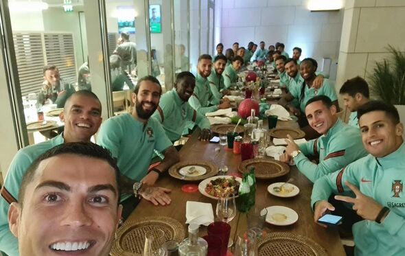 Cristiano Ronaldo com a Seleção, horas antes do teste positivo para covid-19