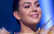 Oiça Georgina a cantar no programa 'A Máscara'
