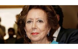 Manuela Eanes, a mulher que "chateia, incomoda, persiste" mas sem nunca deixar de pedir desculpa