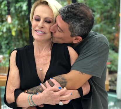 Ana Maria Braga com Tom Veiga, o intérprete do famoso papagaio Louro José