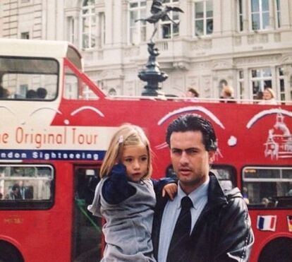 Pai orgulhoso! José Mourinho dá os parabéns à filha com fotos inéditas