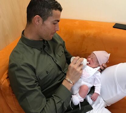 Está confirmado! Alana Martina, filha de Ronaldo e Georgina Rodríguez, operada de urgência