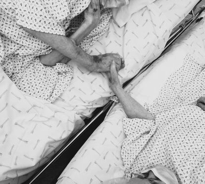 Amor! A derradeira imagem de casal de idosos que morreu com covid num hospital do Porto com 24 horas de diferença