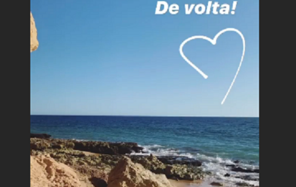 Cláudia Vieira na praia