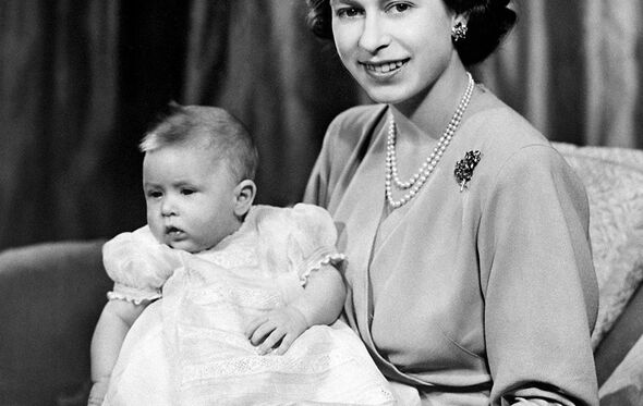 carlos, rainha isabel ii