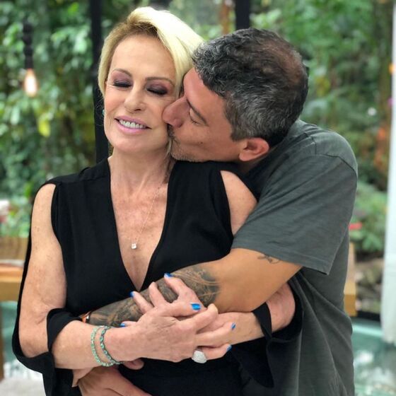 Ana Maria Braga com Louro José, interpretado por Tom Veiga