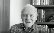 Anthony Hopkins: "Celebro 45 anos de sobriedade"