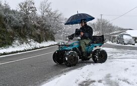 Chuva, vento forte e neve marcam o feriado
