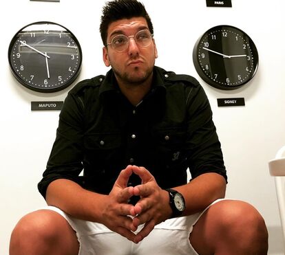 Wilson Teixeira, ex-'Casa dos Segredos', pondera voltar a deixar o País pela paixão do futebol