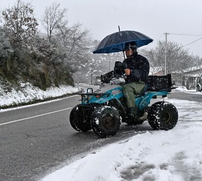 Chuva, vento forte e neve marcam o feriado