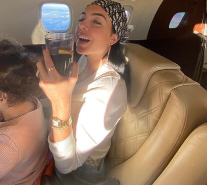 Georgina Rodríguez imita Kylie Jenner com look de quase 10 mil euros