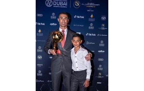 Ronaldo entre os candidatos a melhor jogador do século XXI nos Globe Soccer  Awards - SIC Notícias