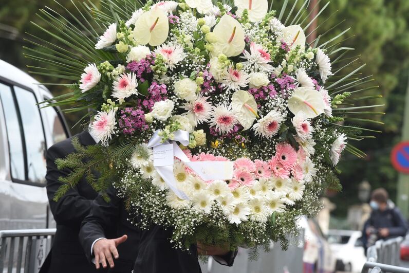 Coroa de flores de Cristina Ferreira