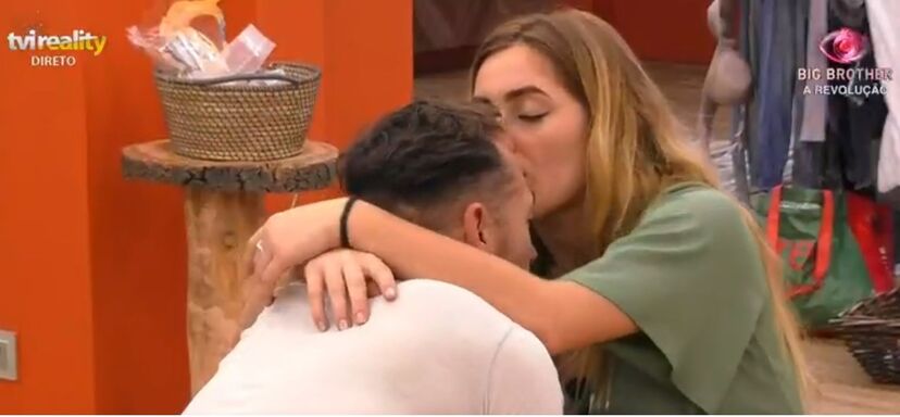 Zena, André Abrantes, BB - A Revolução