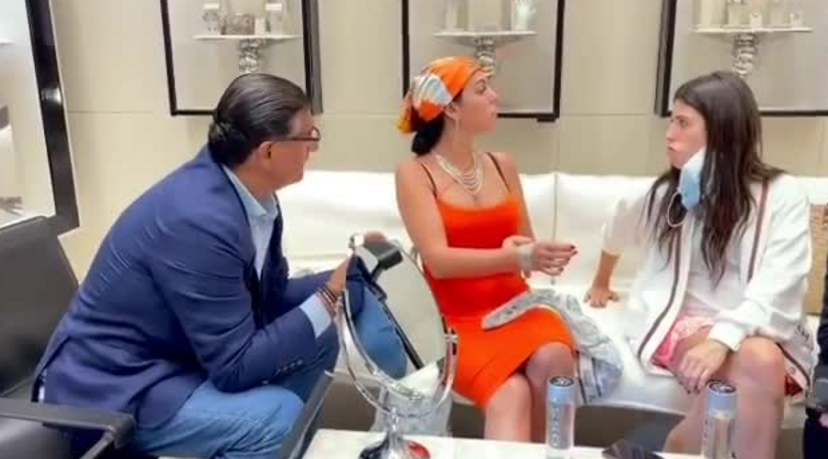 Georgina escolhe jóias de diamantes