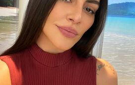 Irreconhecível! Cleo Pires mostra-se em biquíni…. e muito mais magra