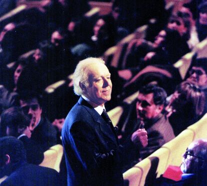 País chora morte de Carlos do Carmo. Sucedem-se homenagens à 'voz de Portugal'