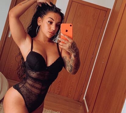 Joana Diniz, do 'BB', reclama por nunca ter recebido um presente do irmão de Cláudio Ramos: 'Nem uma cuequinha'