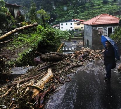 As imagens chocantes das derrocadas e inundações na Madeira