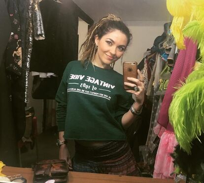 Sara Barradas sensual não deixa de apoiar a mãe