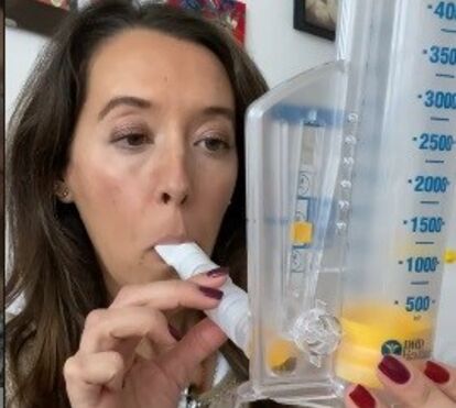 Grávida, ex 'Casados à Primeira Vista' mostra como ficou com os pulmões após ter estado internada com covid 19