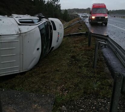 Carrinha que se despistou na A2 transportava 152 vacinas contra a Covid-19 com destino ao Alentejo