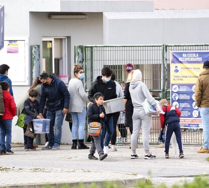 Escolas encerradas e férias antecipadas. O que muda com as novas medidas do Governo