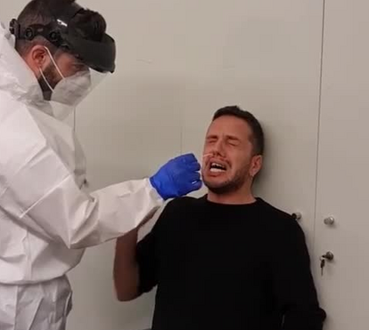 Goucha goza com realizador do programa: 'Ainda dizem que eu é que sou maricas!'