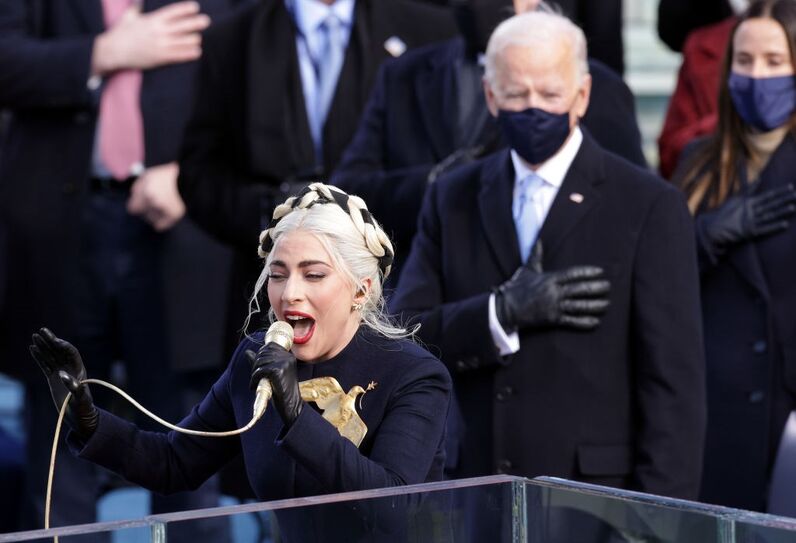 Lady gaga, cantora, hino, joe biden, tomada de posse, presidente