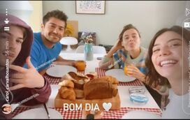Que amorosos: David Carreira e Lourenço Ortigão em double date com as namoradas