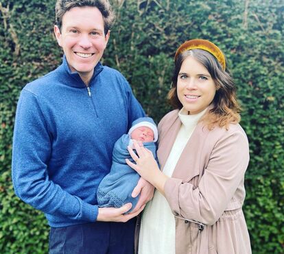 Que amor! Princesa Eugenie mostra pela primeira vez o filho