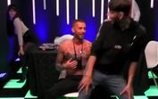 Edmar, do 'BB', faz lap dance para Bruno Savate