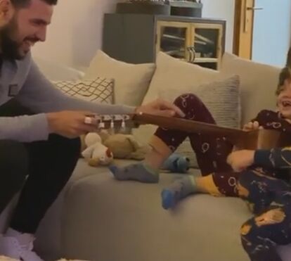 Ex-marido de Carolina Deslandes mostra momento intimista com os filhos