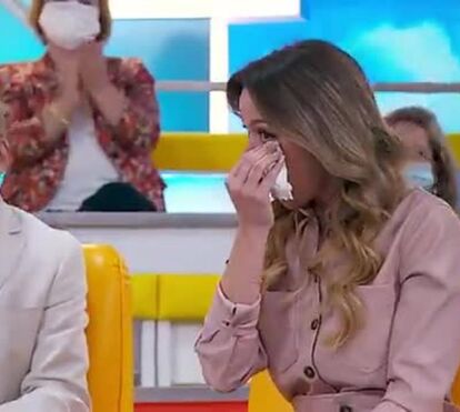Em lágrimas. Ágata Rodrigues, a nova apresentadora do Manhã CM da CMTV fica emocionada com surpresa