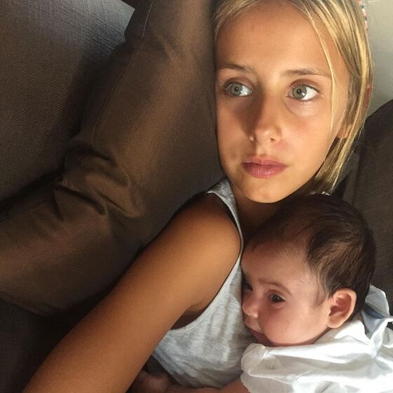 Filha de Anna Westerlund e Pedro Lima, Mia