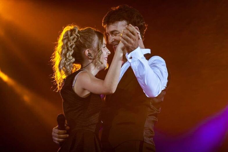 Tony Carreira, Sara Carreira