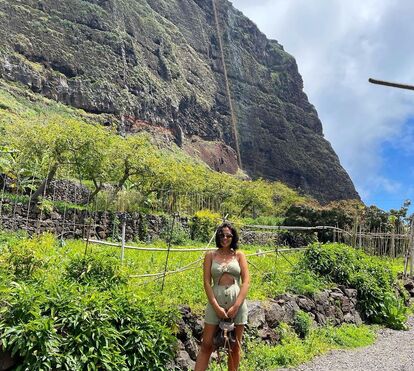 Sofia Ribeiro encanta em biquíni de férias na Madeira