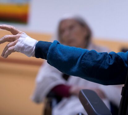 Metade da população acima dos 80 anos já tem a vacinação completa